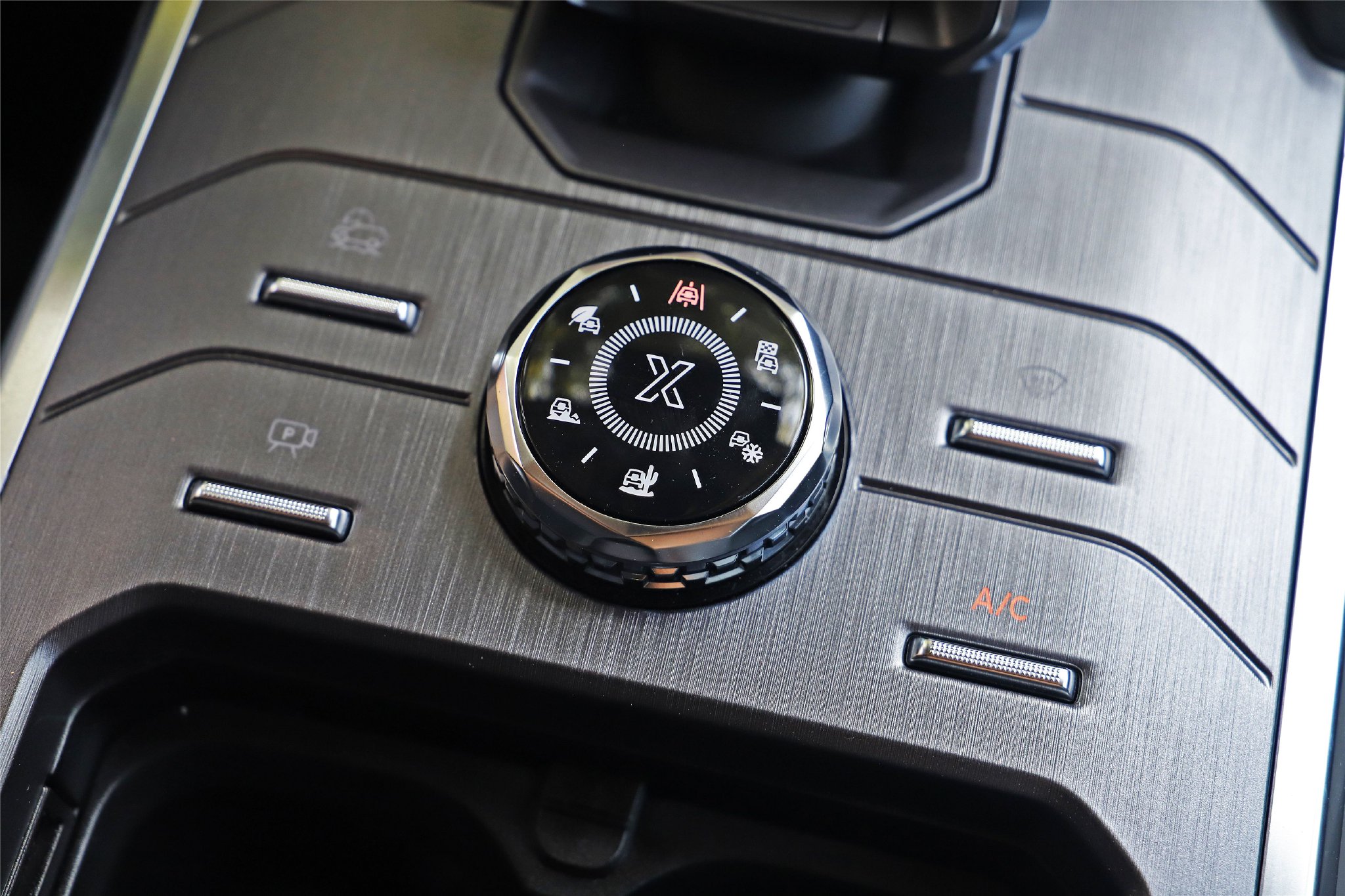 The appearance is eye-catching! Pre-test-drive express traveler