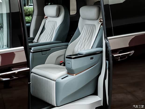 SAIC Chase SAIC Chase MAXUS G90 2022 2.0T Basic Model
